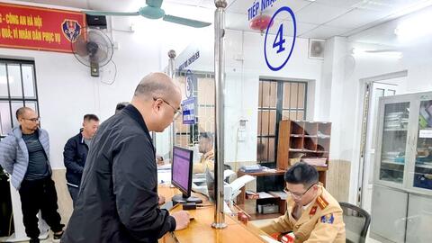 Công an Hà Nội công bố 30 điểm đăng ký, cấp biển số xe