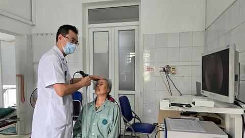 Phẫu thuật khối u vùng mũi cho cụ bà 94 tuổi