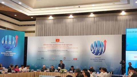 Diễn đàn tăng trưởng kinh tế Việt Nam 2025: Tìm giải pháp tăng trưởng 2 con số