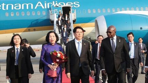 Chủ tịch nước Lương Cường bắt đầu chuyến thăm cấp Nhà nước Angola