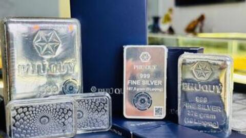 Giá bạc hôm nay 10/10/2025: Bạc hồi phục