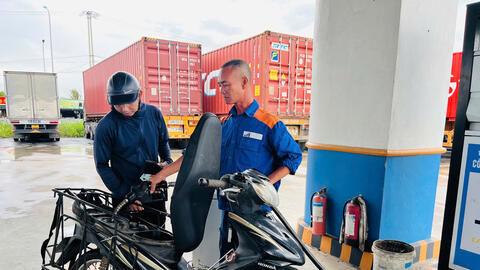 Giá xăng dầu hôm nay ngày 13/11/2025: Đảo chiều giảm nhẹ