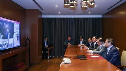 Thủ tướng chủ trì họp trực tuyến từ Algeria để ứng phó mưa lũ