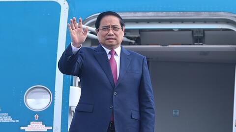 Thủ tướng lên đường tới Lào đồng chủ trì Kỳ họp 48 Ủy ban liên Chính phủ Việt Nam - Lào