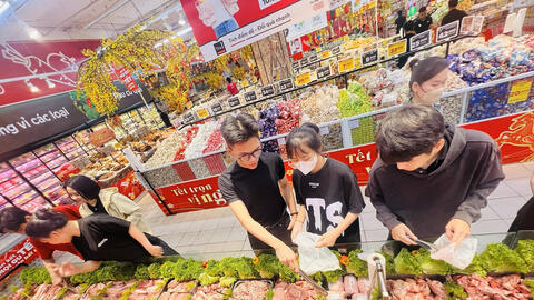 Giá heo hơi hạ nhiệt, thịt bán lẻ vẫn neo cao trước Tết