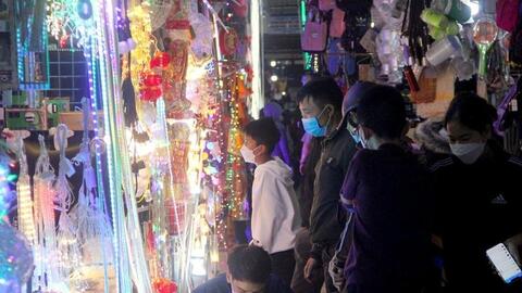 Nghệ An: Nhộn nhịp mua sắm tại các siêu thị, chợ dân sinh