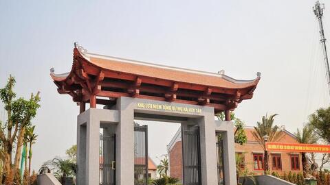 Thăm nơi yên nghỉ của cố Tổng bí thư Hà Huy Tập ở Hà Tĩnh