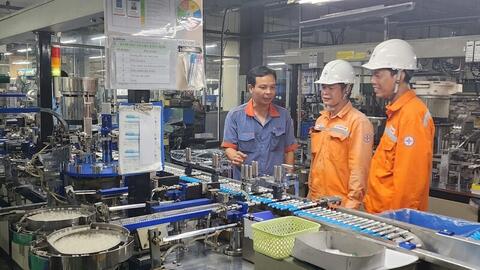 Nắng nóng kéo dài, tiêu thụ điện TP. Hồ Chí Minh liên tiếp lập đỉnh