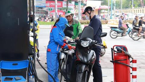 Giá xăng dầu hôm nay 24/6: Giảm mạnh khi Mỹ - Iran hạ nhiệt căng thẳng