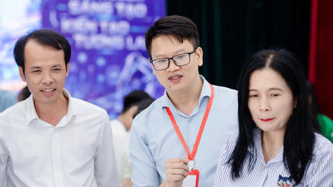Từ lớp học robotics đến đấu trường quốc tế của học sinh xứ Thanh