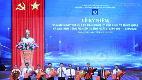 Phó Thủ tướng Thường trực Phạm Gia Túc: Dung Quất cần trở thành một trong những trung tâm kinh tế biển năng động