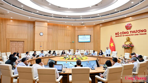 Chùm ảnh: Bộ Công Thương tổ chức hội thảo lấy ý kiến về Chiến lược xuất nhập khẩu hàng hóa đến năm 2030