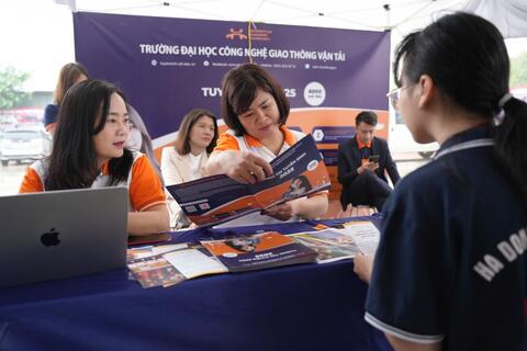 Thí sinh nộp lệ phí xét tuyển đại học trực tuyến từ ngày 29/7