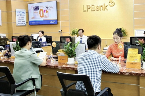 Bất ngờ với thu nhập của nhân viên ngân hàng