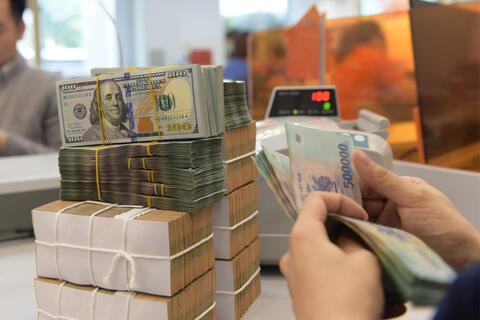Hàng tỷ USD vốn ngoại đang chờ ngân hàng Việt mở cửa