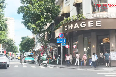 Sau sóng tháo chạy, vì sao các thương hiệu lớn ‘tái chiếm’ mặt bằng đất vàng đắt đỏ?