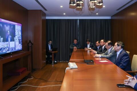 Thủ tướng chủ trì họp trực tuyến từ Algeria để ứng phó mưa lũ