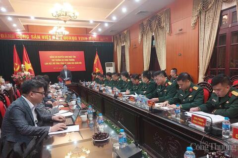 Bộ Công Thương làm việc với Tổng Công ty Xăng dầu Quân đội