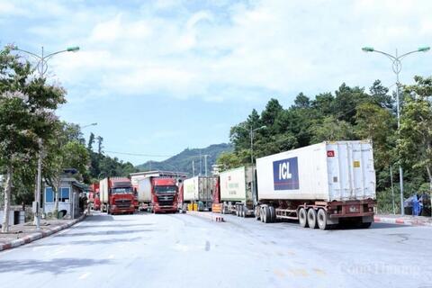 2 ngày, 3.822 xe hàng hóa xuất nhập khẩu qua cửa khẩu tỉnh Lạng Sơn