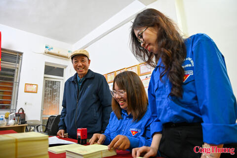 Những lá phiếu chuẩn bị sẵn sàng cho ngày hội non sông