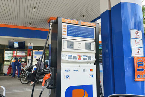 Quảng Ngãi: Công khai đường dây nóng tại 365 cửa hàng xăng dầu