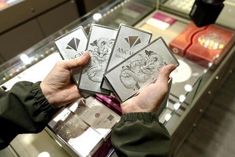 Giá bạc hôm nay 26/3/2026: Đảo chiều suy giảm