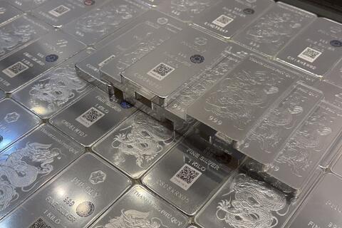 Giá bạc hôm nay 7/4/2026: Bạc chịu áp lực giảm