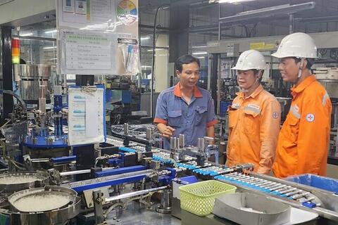 Nắng nóng kéo dài, tiêu thụ điện TP. Hồ Chí Minh liên tiếp lập đỉnh