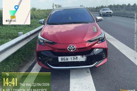 Xử phạt 78 triệu đồng với 6 tài xế dừng đỗ xe trên cao tốc