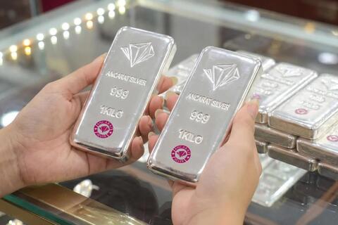 Giá bạc hôm nay 3/7/2026: Bạc phục hồi