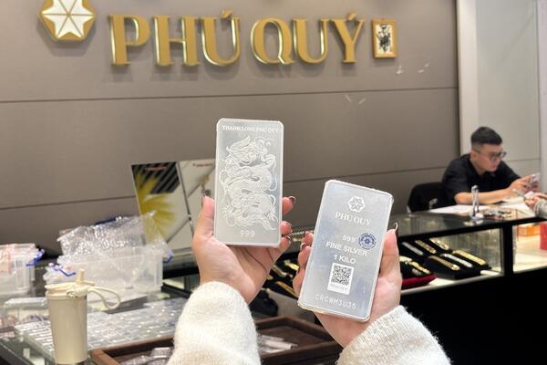 Giá bạc hôm nay 7/7/2026: Bạc nối đà sụt giảm