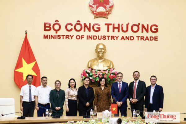 Việt Nam - Pháp mở rộng hợp tác công nghiệp, thương mại, năng lượng 