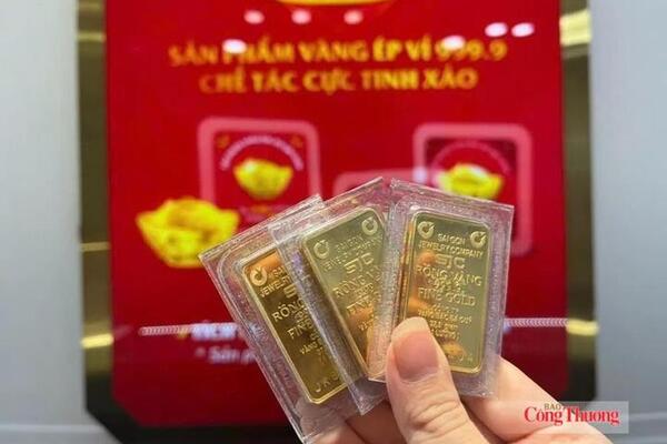Giá vàng hôm nay (21/8): Tiếp tục tăng mạnh