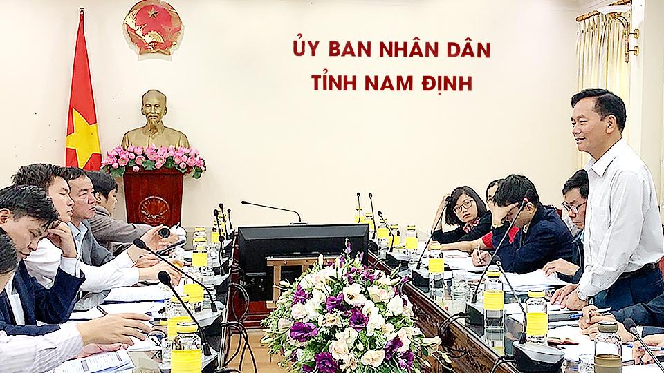 Đồng chí Nguyễn Phùng Hoan, Ủy viên Ban TVTU, Phó Chủ tịch UBND tỉnh phát biểu tại buổi làm việc.