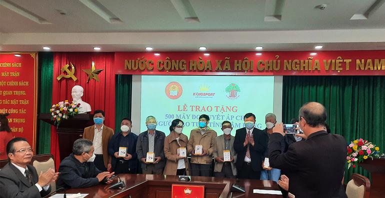 Trao máy đo huyết áp tại Đà Lạt