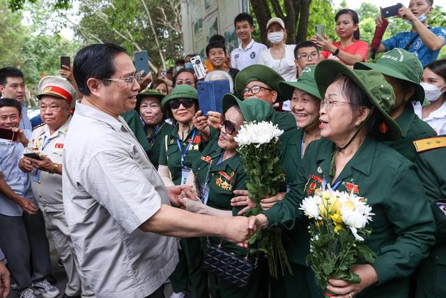 Thủ tướng Phạm Minh Chính dâng hương tại khu di tích Ngã ba Đồng Lộc - Ảnh 7.