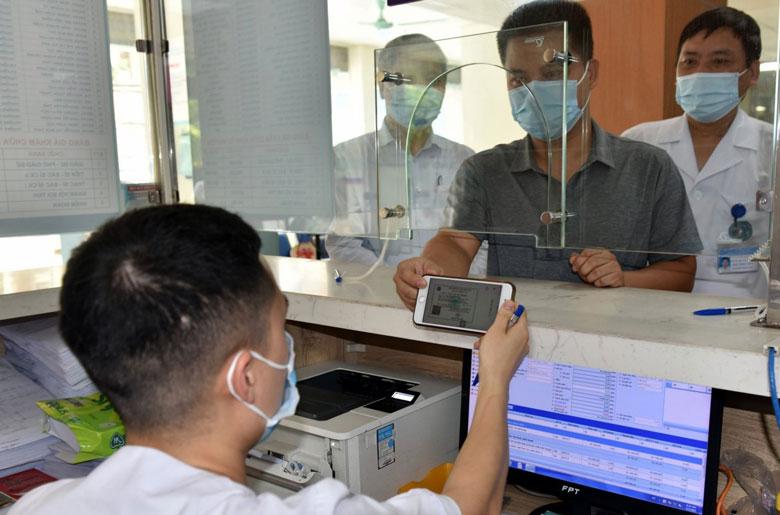Cài đặt ứng dụng VssID thuận lợi cho việc làm thủ tục khám chữa bệnh BHYT