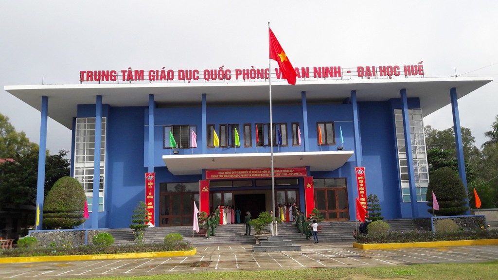 Trung tâm Giáo dục An ninh quốc phòng - Đại học Huế: Suất ăn không thiếu!