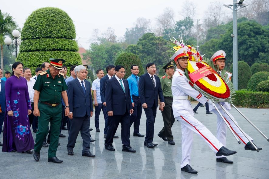 Thủ tướng: Không bao giờ quên những người làm nên