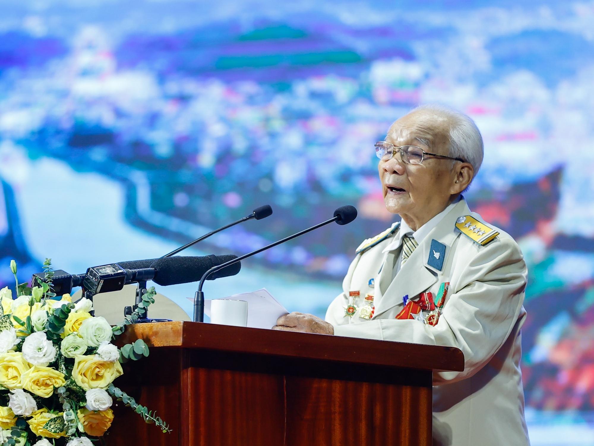 Thủ tướng: Không bao giờ quên những người làm nên