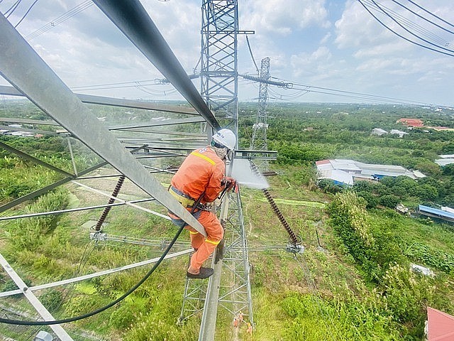 Bộ Công Thương ra công điện chỉ đạo trước thông tin đề nghị doanh nghiệp tự nguyện giảm mức tiêu thụ điện