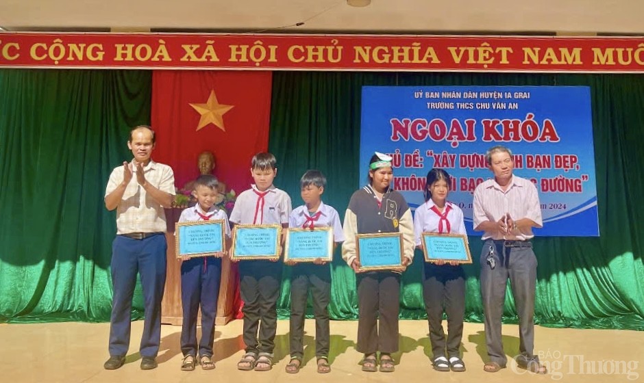 Những người nặng lòng với học sinh nghèo biên giới Gia Lai