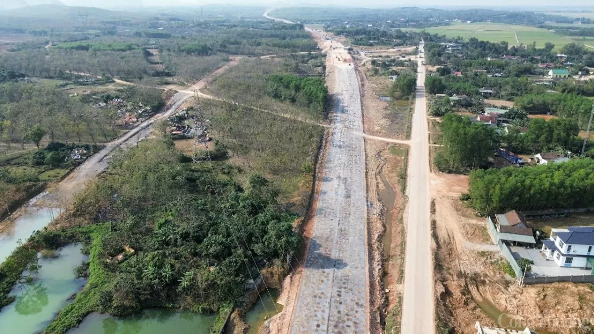 Hoàn thành việc thông tuyến đạo Vạn Ninh- Cam Lộ đoạn đi qua thị trấn Lệ Ninh