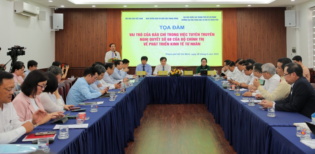 Quang cảnh buổi tọa đàm