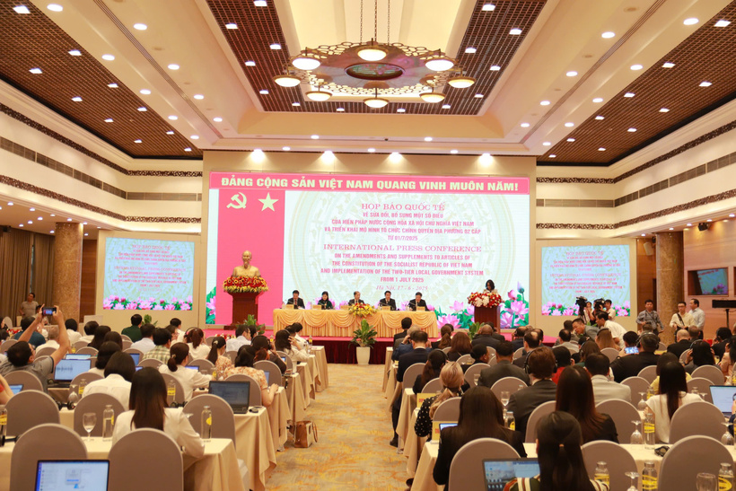 Toàn cảnh họp báo