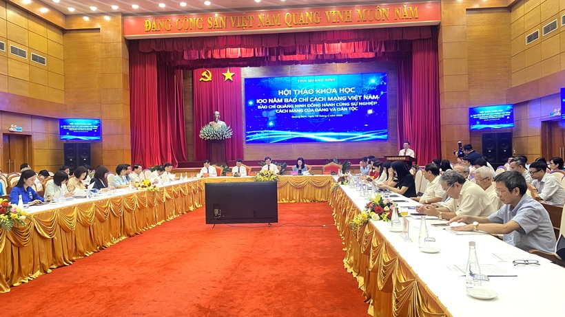 Các đại biểu tham gia hội thảo khoa học “100 năm báo chí cách mạng Việt Nam. Báo chí Quảng Ninh đồng hành cùng sự nghiệp cách mạng của Đảng và Dân tộc” (Ảnh: Thu Anh)