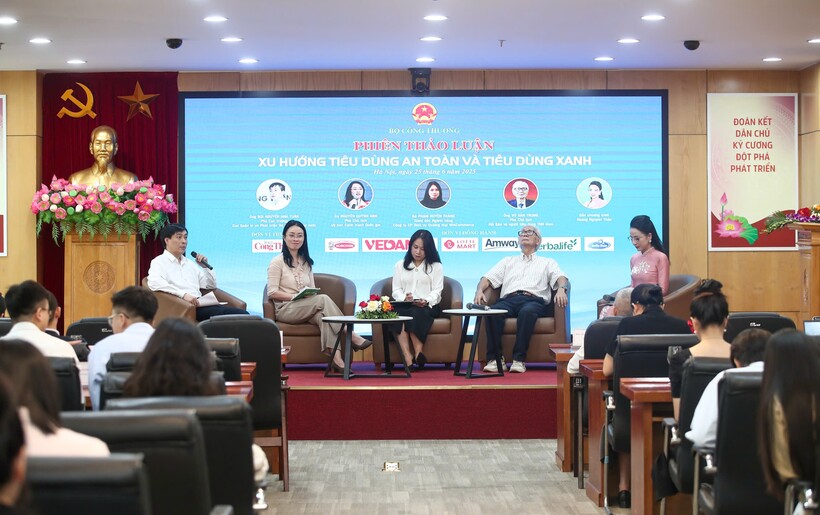 Tọa đàm đã mở ra những góc nhìn sâu sắc, thực tế và đầy cảm hứng về xu hướng tiêu dùng an toàn và tiêu dùng xanh - một xu hướng tất yếu trong hành trình phát triển bền vững của Việt Nam.
