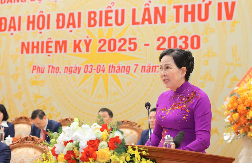 Ủy viên Trung ương Đảng, Phó Bí thư chuyên trách Đảng ủy Chính phủ Lê Thị Thủy phát biểu chỉ đạo Đại hội. Ảnh: TTXVN