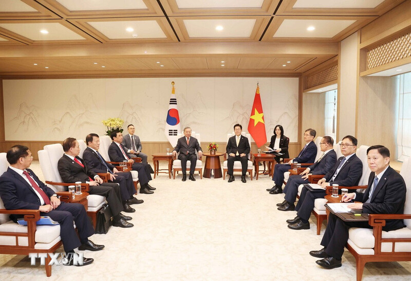 Tổng Bí thư Tô Lâm hội đàm với Tổng thống Hàn Quốc Lee Jae Myung sáng ngày 11/8 theo giờ Hàn Quốc. Ảnh: TTXVN