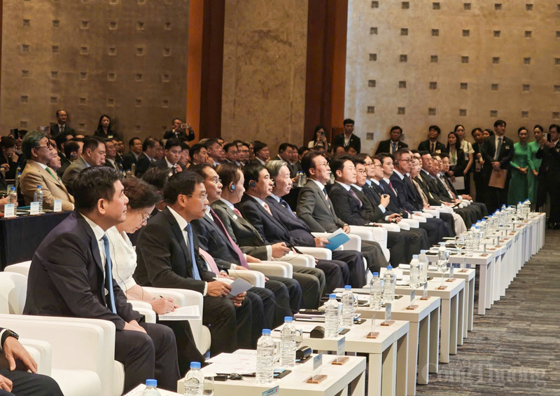 Diễn đàn có sự tham dự của Tổng Bí thư Tô Lâm, Thủ tướng Hàn Quốc Kim Min Seok, cùng đại biểu cấp cao hai nước và hơn 400 doanh nghiệp hàng đầu đến từ hai quốc gia. Ảnh: Nguyên Minh